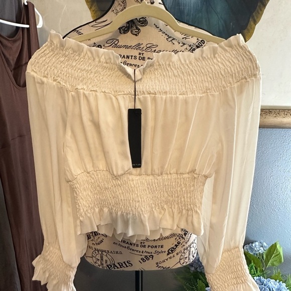 Krisa xs peasant blouse. Sold at Revolve - Picture 2 of 2
